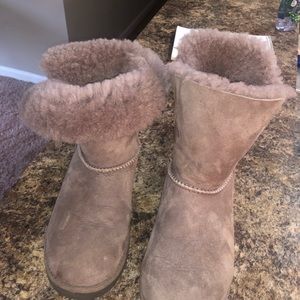 UGGS literally look like NEW